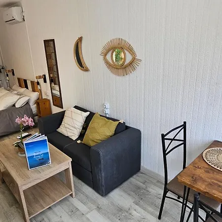 Tinyhousebeach *